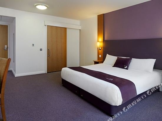 Фото Premier Inn London Waterloo
