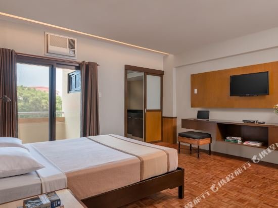 Фото Tropicana Suites