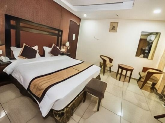 Фото Hotel Gateway Grandeur