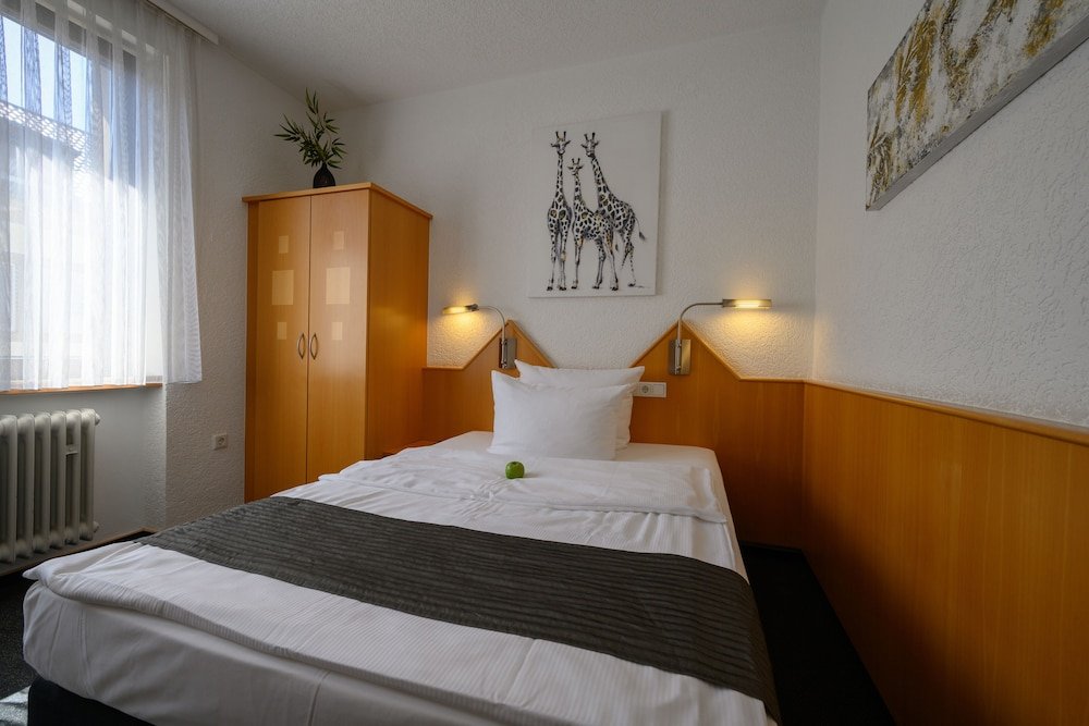 Фото Hotel H. E. Y. M. A. N. N.