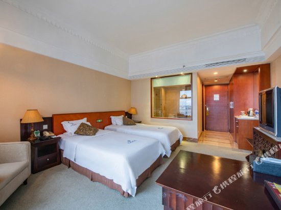 Фото Palace International Hotel