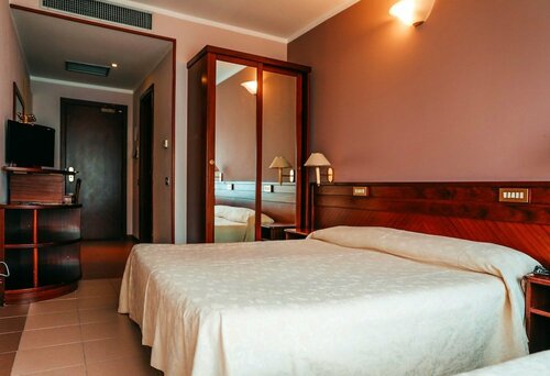 Гостиница Club Hotel Dante в Червии