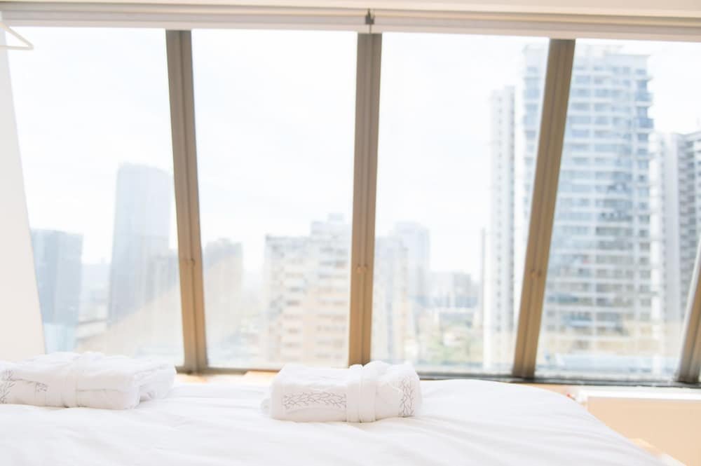 Фото White waltz