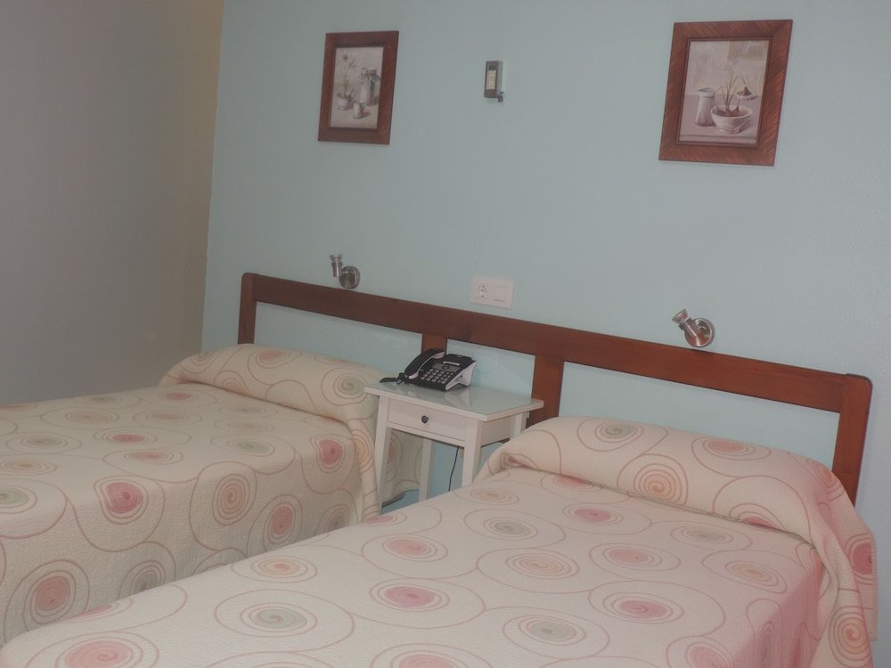 Фото Hostal Bahia