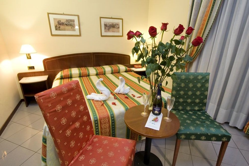 Фото Dipendenza Hotel Londra