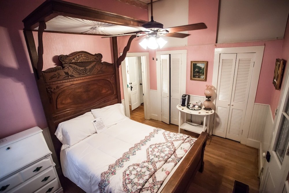 Фото T'Frere's House