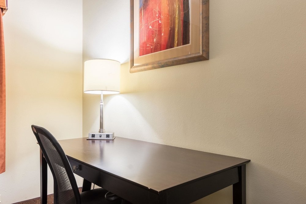 Фото Comfort Inn & Suites Scott-West Lafayette