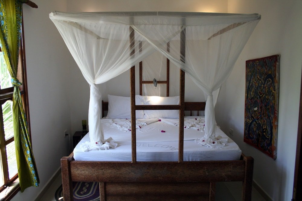 Фото Moonshine Uroa Boutique Hotel