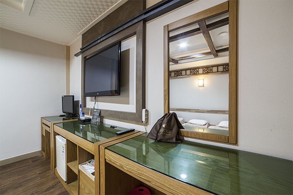 Фото Hotel Bricks Haeundae