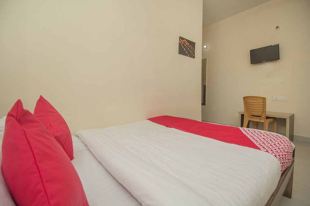 Фото Oyo 27701 Hotel Kshounish Residency
