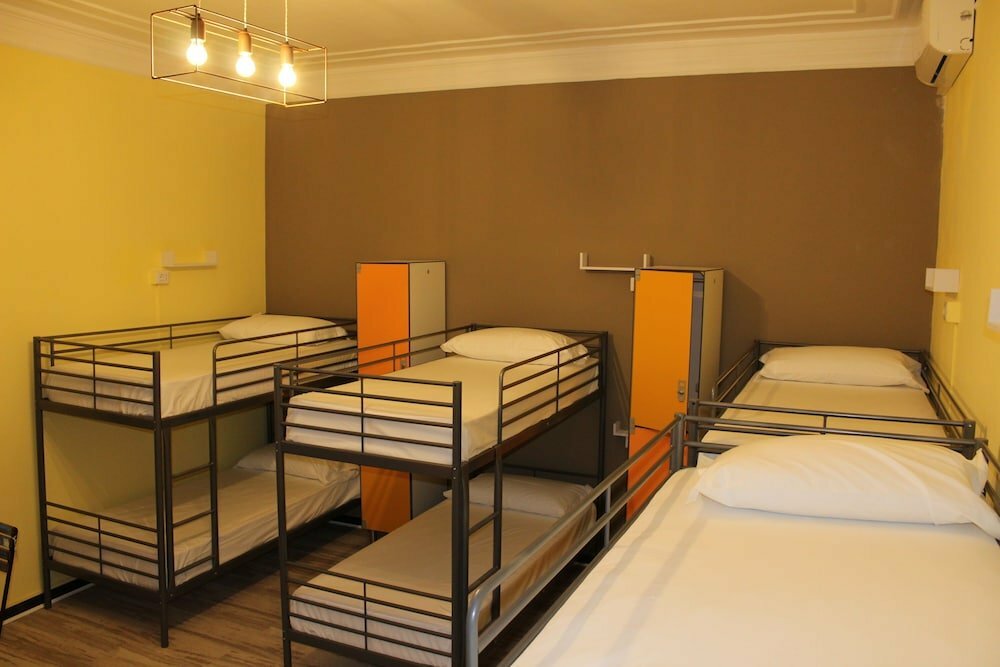 Hotel Victoria House Hostel, Genoa, photo