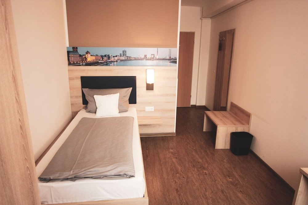 Фото Hotel Am Vogelsanger Weg