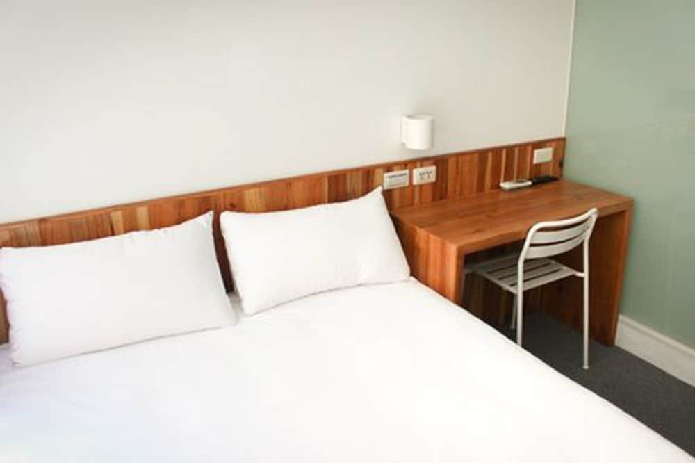 Фото Star Hostel Taipei Main Station