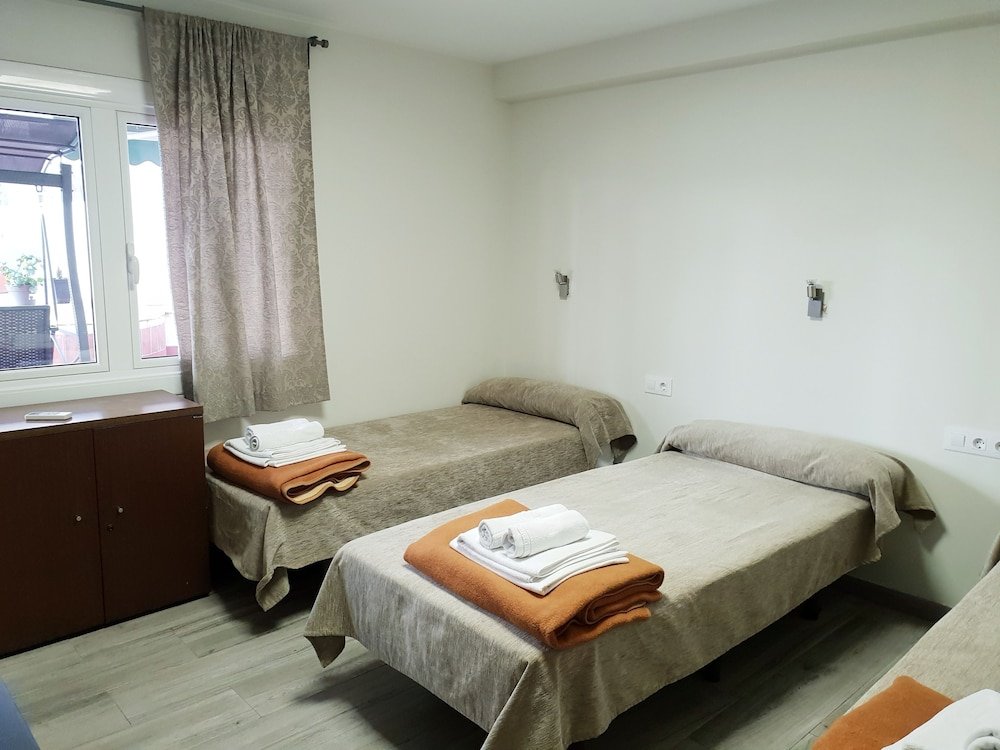 Фото Hostal Liwi