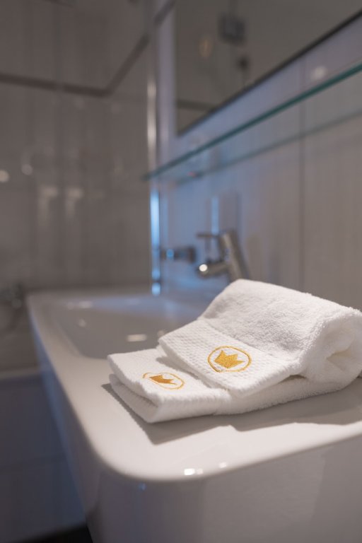 Фото La Couronne