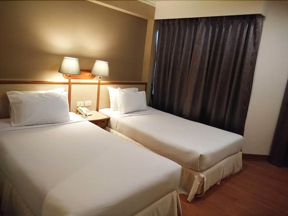 Фото Station One Hotel