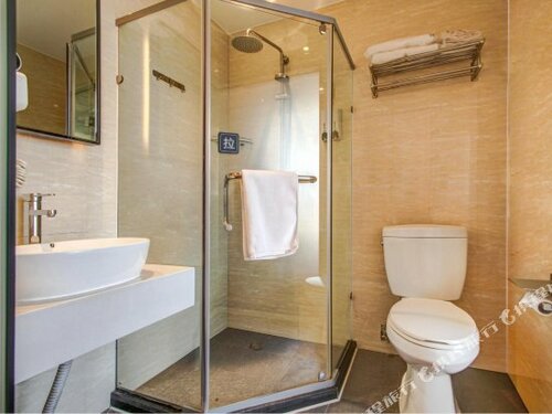 Гостиница 7 Days Premium· Daqing City Government Wanda Plaza в Дацине