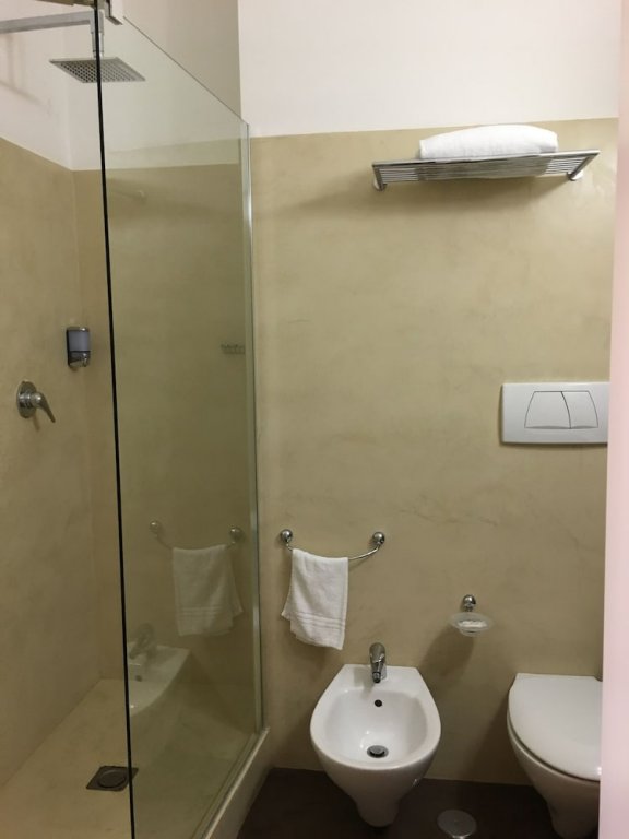 Фото Dnb House Hotel