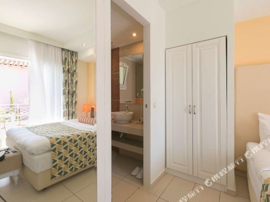 Фото Mandraki Village Boutique Hotel
