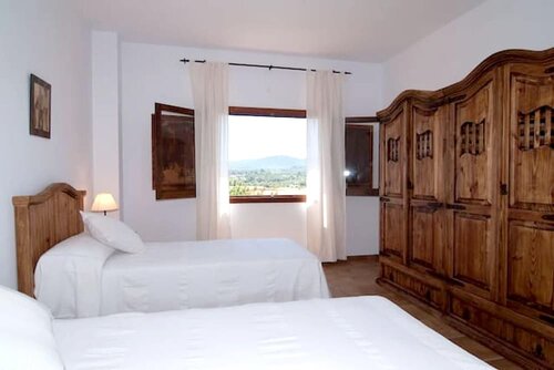 Гостиница Villa With 4 Bedrooms in Islas Baleares, With Private Pool, Furnished Terrace and Wifi Near the Beach