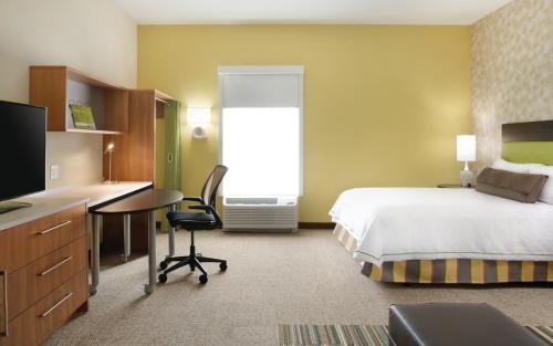 Фото Home2 Suites by Hilton Charlotte Airport