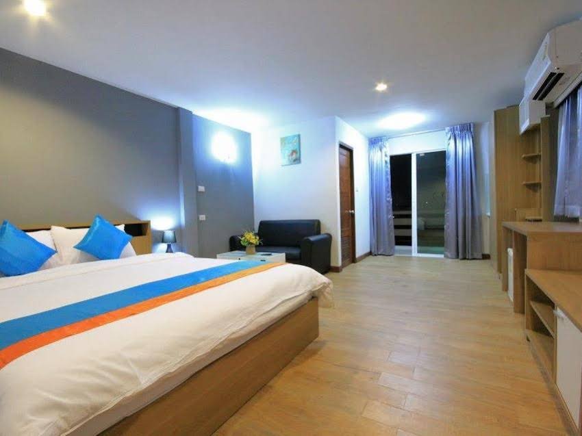 Фото Sea Breeze Residence