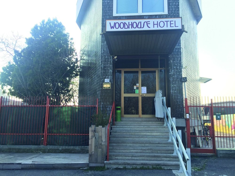 Фото отеля 1