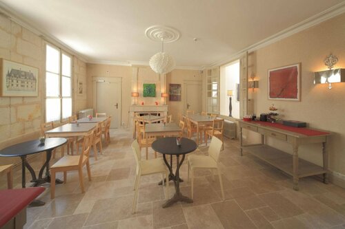 Внешний вид отеля Hôtel de Biencourt в Азе-ле-Ридо, фото 2