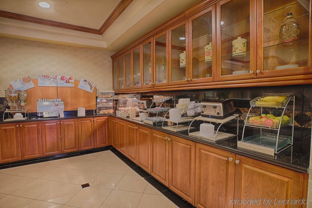 Фото Holiday Inn Express & Suites Tucson Mall