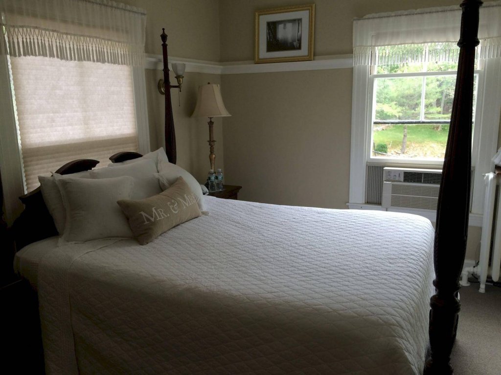 Фото Castle Manor Inn