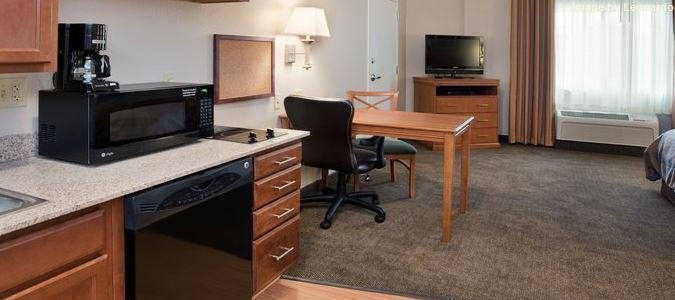 Фото Candlewood Suites Northeast Kansas City, an Ihg Hotel