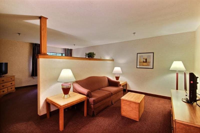 Фото Baymont by Wyndham Madison West/Middleton Wi West