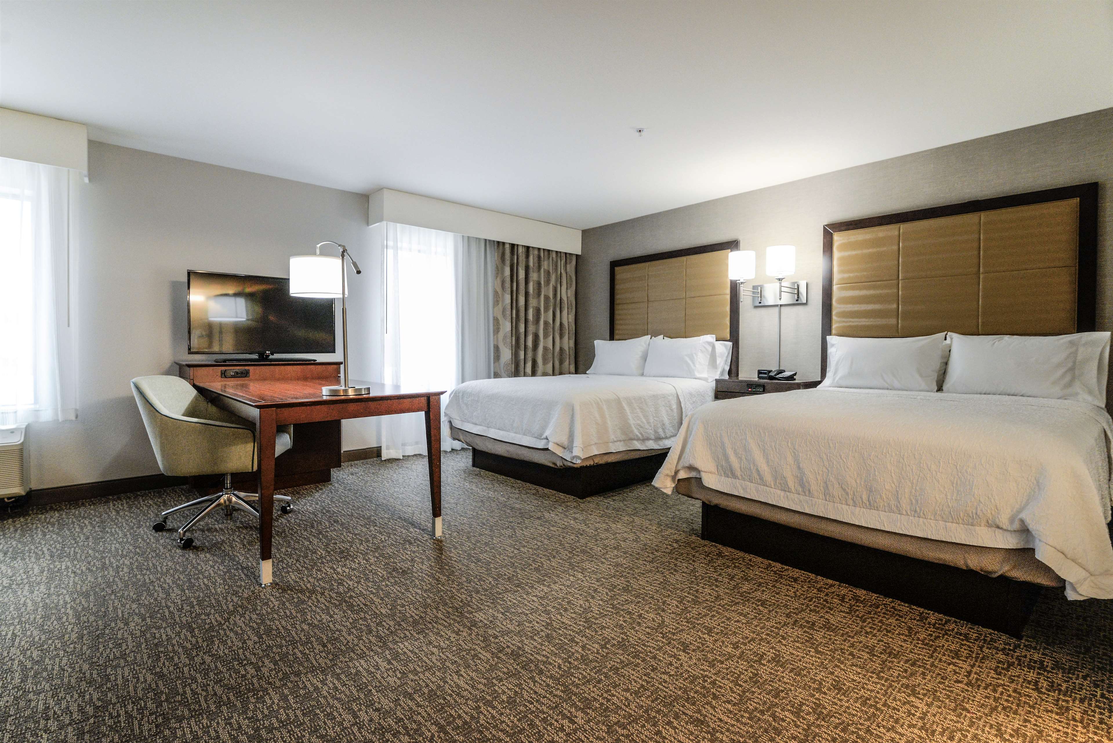 Фото Hampton Inn Brighton