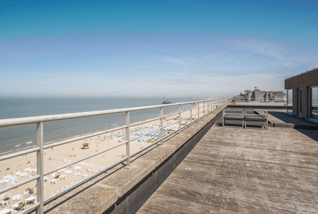 Фото Holiday Suites Blankenberge