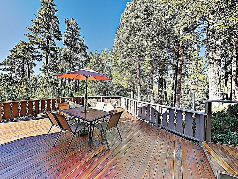 Жильё посуточно New Listing! All-suite Forest W Hot Tub 3 Bedroom Home в Биг Бэар Лейк