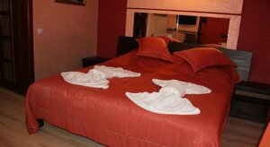 MishyN-City Hotel (Ukraine, Dobrovlyany, Nacionalnogo vidrodzhenya 202) ، فندق