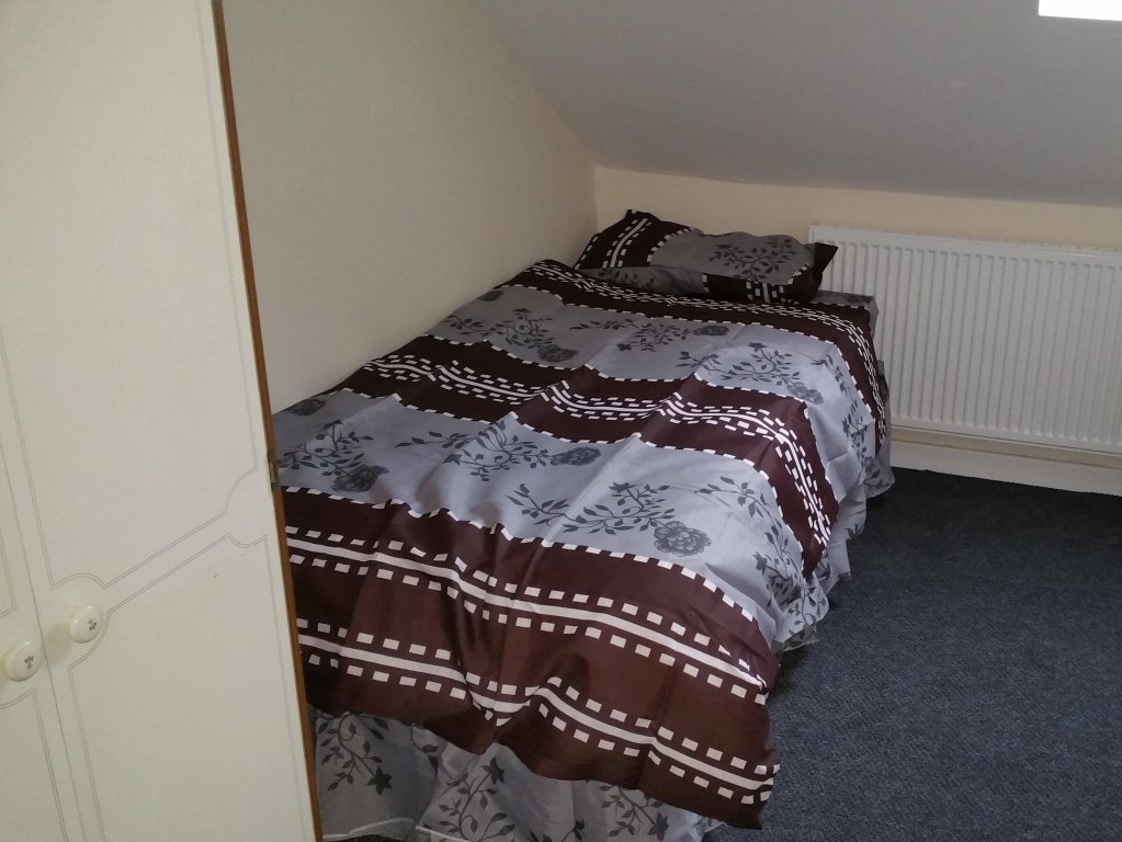 Фото Budget Apartment Shields Road