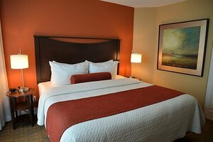 Гостиница Rosedale on Robson Suite Hotel