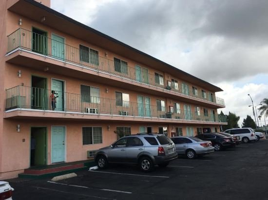 Фото La Petite Rouge Motel