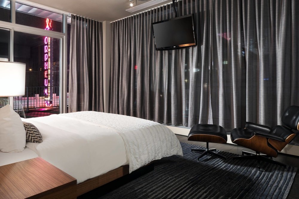 Фото The Chambers Hotel