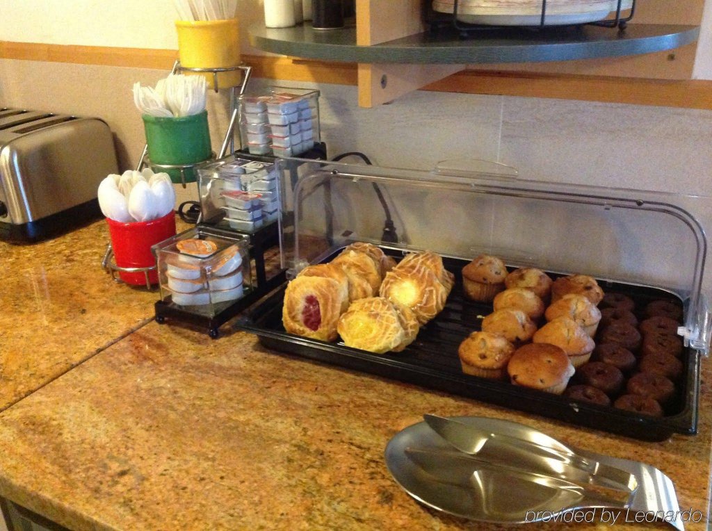 Фото Travelodge by Wyndham Ogallala