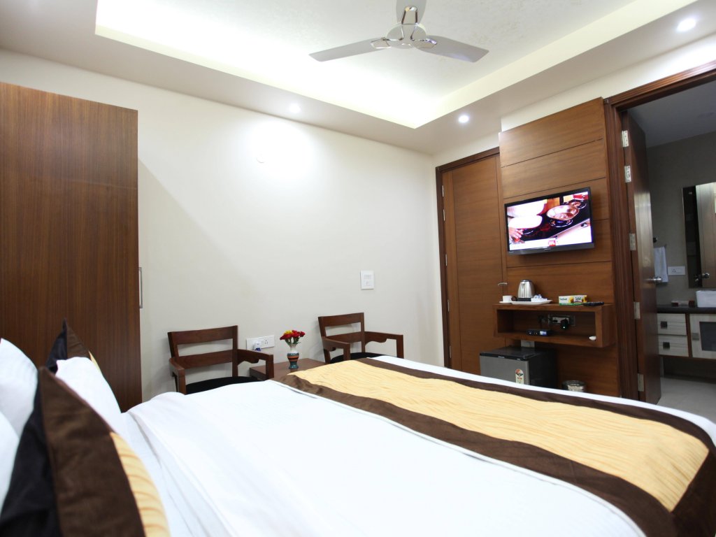 Фото HR Grand Hotel