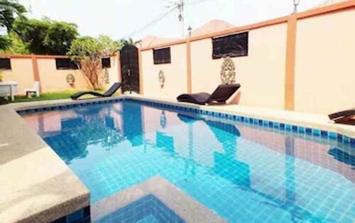 Гостиница 4 Bedroom Villa Walking Street 15 Min Ride Away в Паттайе