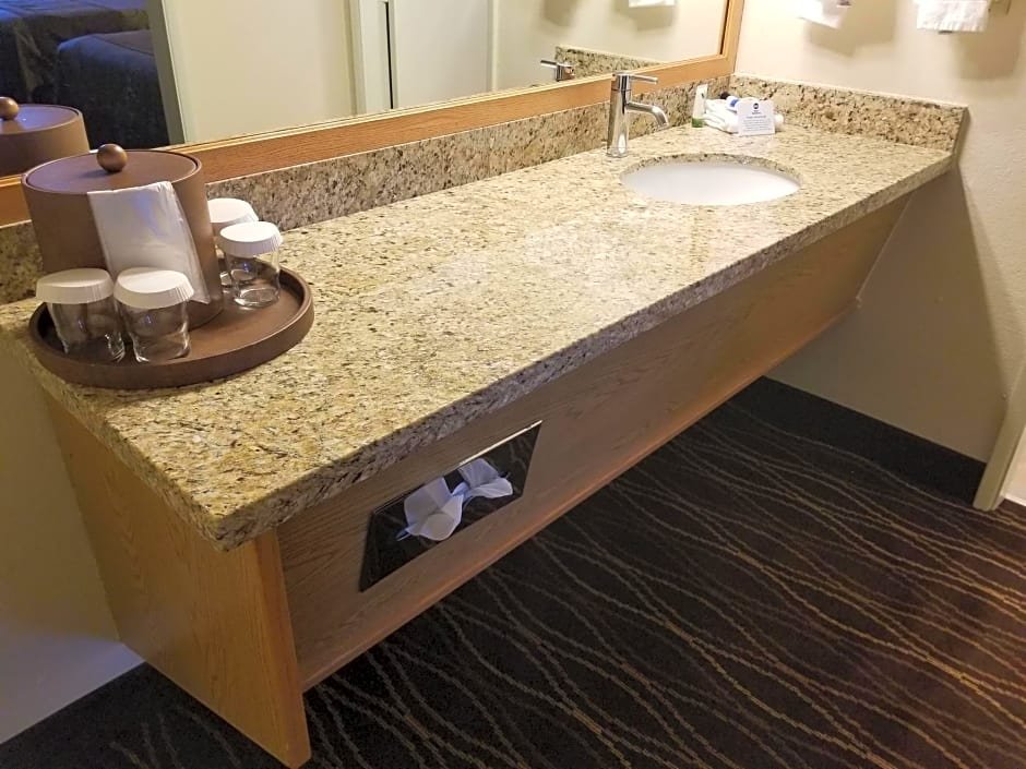 Фото Best Western Pacific Highway Inn