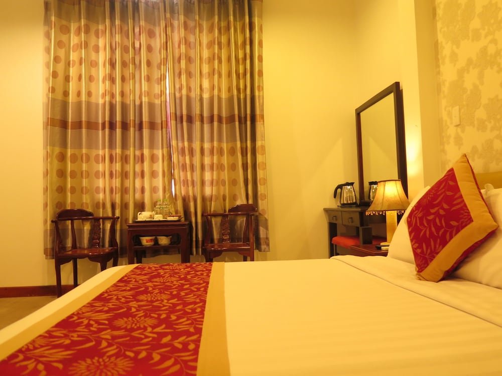 Фото Sunflowers Hotel