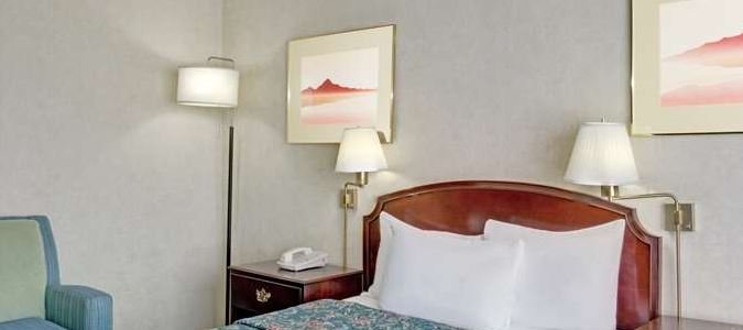 Фото Ramada by Wyndham Reno Hotel and Casino