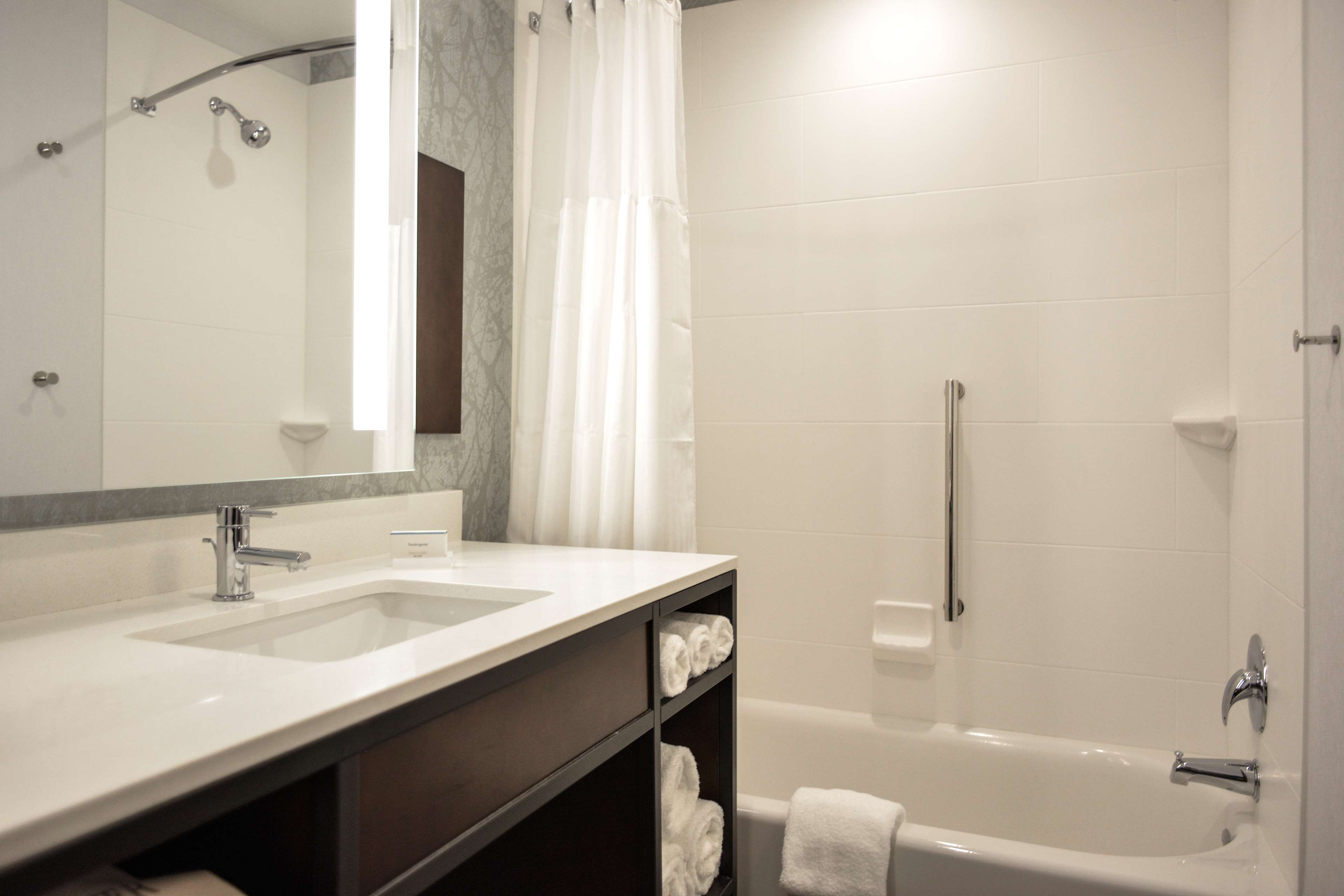 Фото Hilton Garden Inn Louisville Mall of St. Matthews