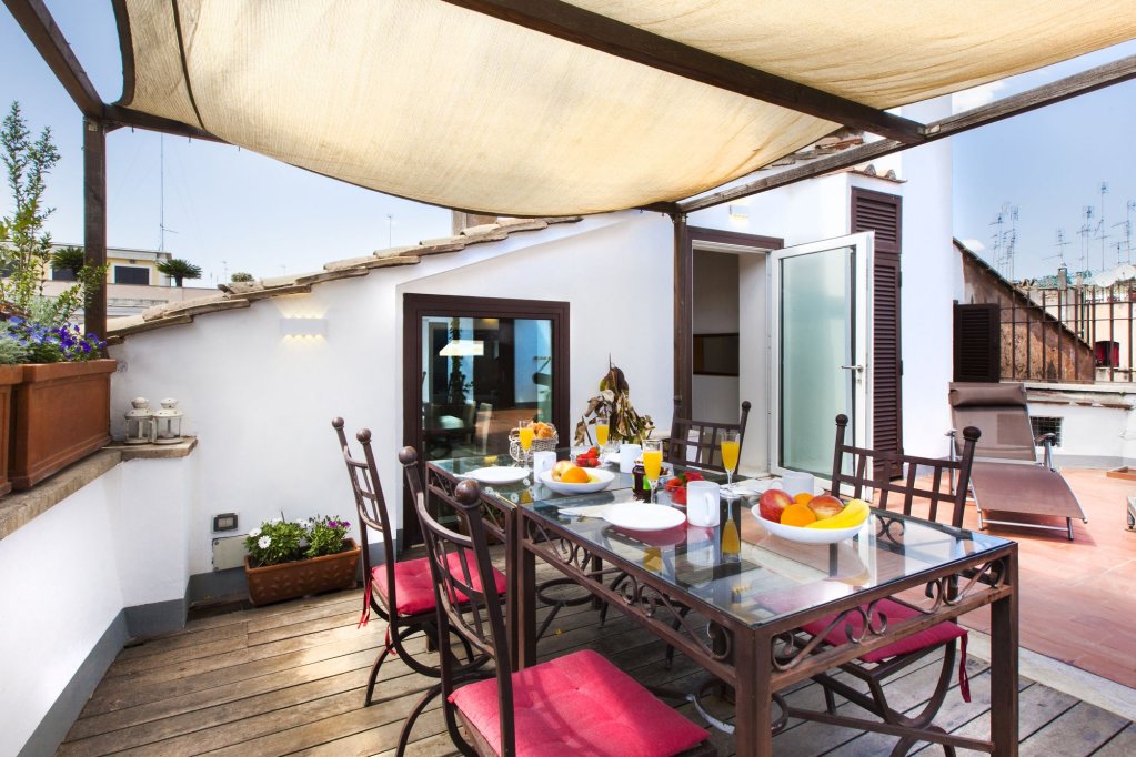 Фото Habitats Pantheon Apartments