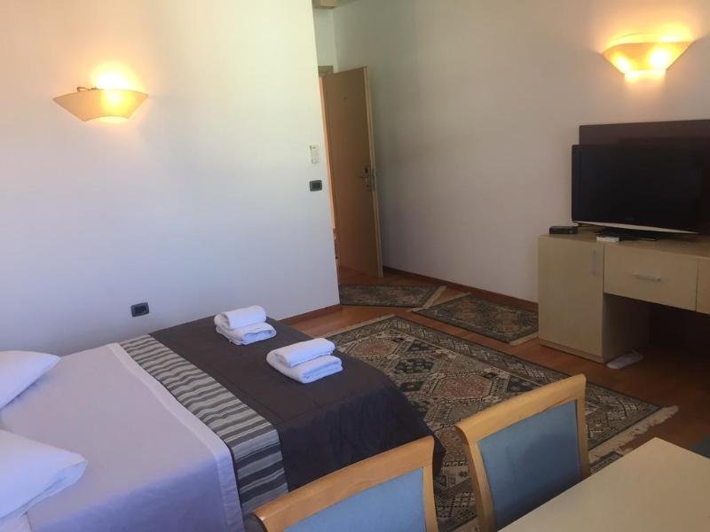 Фото Bermon Hotel