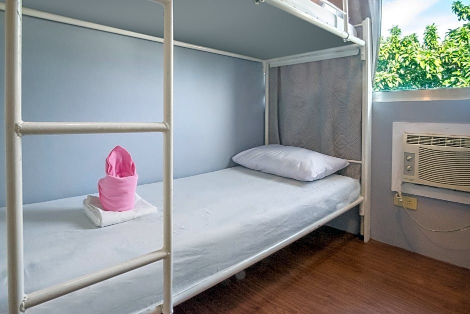 Фото Tr3ats Guest House Cebu